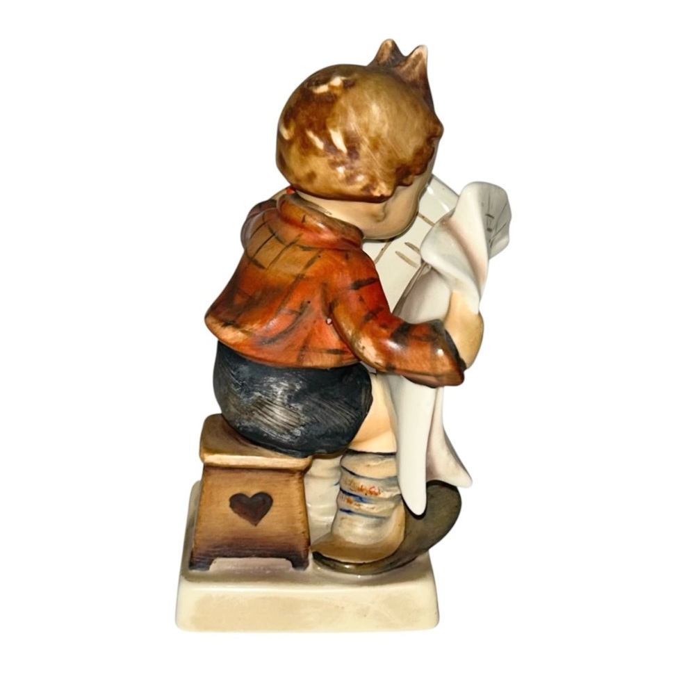 M.J.HUMMEL Latest News Young boy readying the newspaper Collectible Figurine - Picture 3 of 12